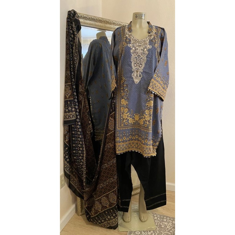 3pcs Embroidered Lawn Suit SIZE 46 (CA309A)