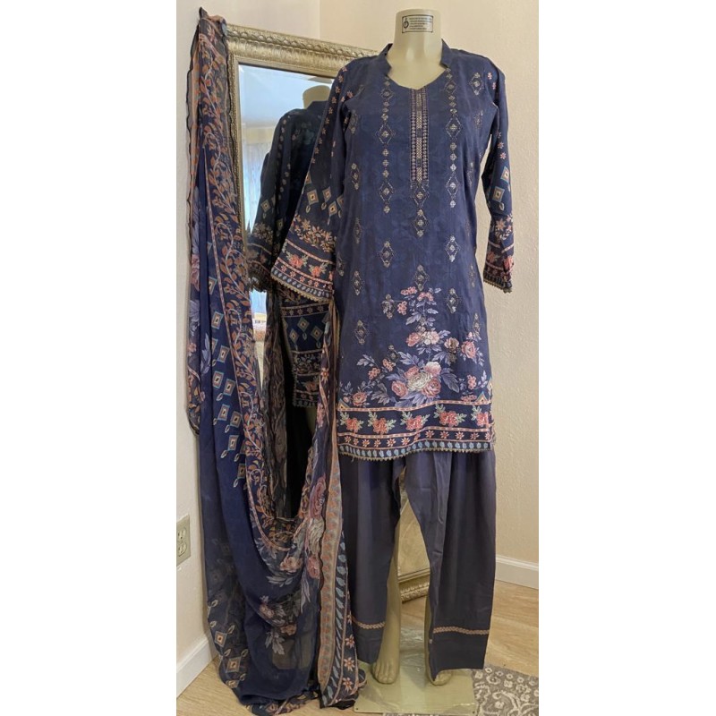 3pcs Embroidered Lawn Suit SIZE 42 (CA300A)