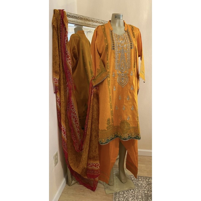 3pcs Embroidered Lawn Suit SIZE 54 (CA314A)