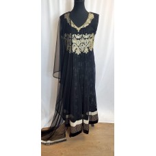 Gown with Dupatta SIZE 42 (BC23A)